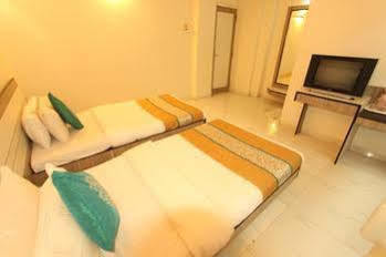 Hotel Saikripa Imperial Daman Exterior foto