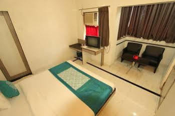 Hotel Saikripa Imperial Daman Exterior foto